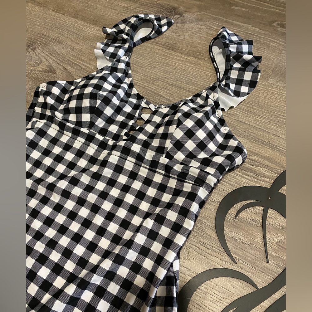 Cupshe Black & White Gingham Ruffle One Piece Swimsuit Medium | Retro Plaid - Picture 6 of 7
